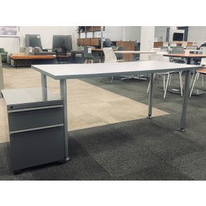 Knoll Straight Desk w/ Mobile Box/File Pedestal (White/Graphite)