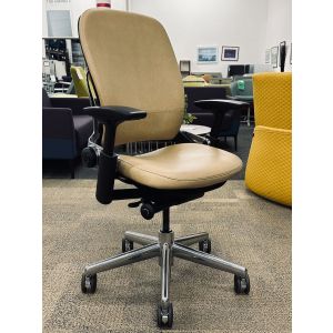 Steelcase V2 Leap Task Chair (Polyurethane/Chrome)