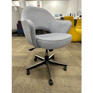Knoll Saarinen Executive Chair (Grey/Chrome)