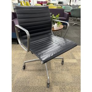 Set of 3 Vintage Herman Miller Eames Aluminum Group Management Chair